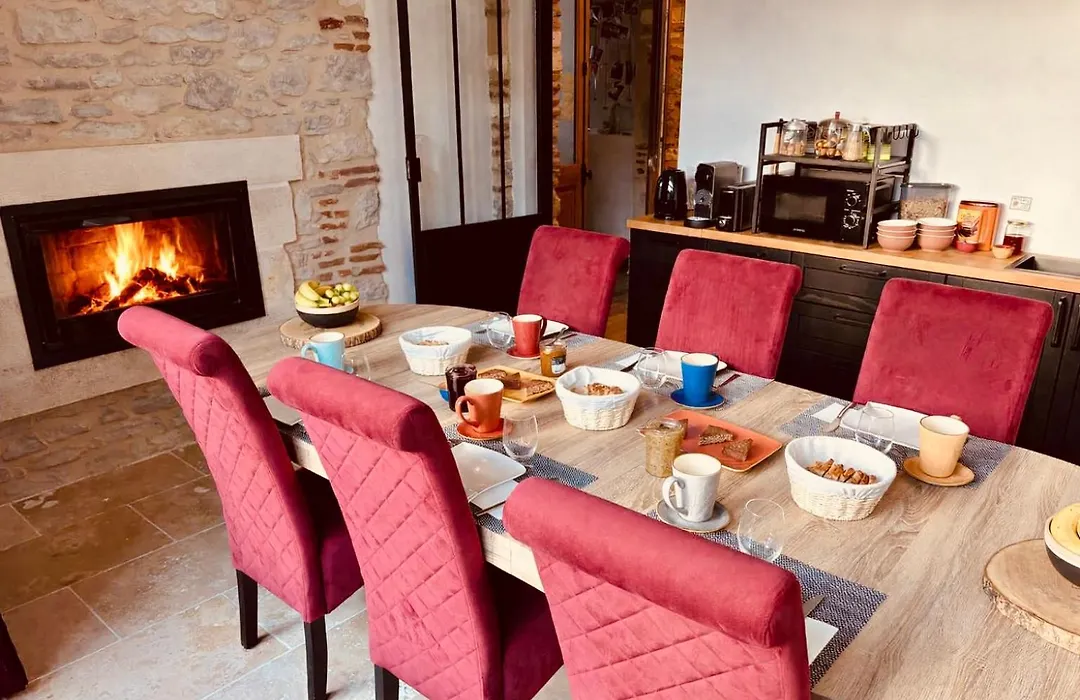 La Bellours Maison d Hôtes avec Piscine-1