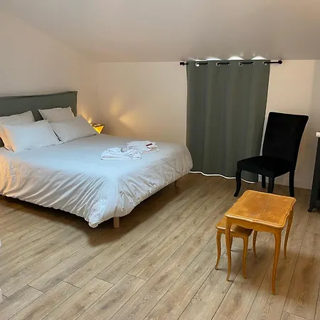 La Bellours Maison d Hôtes avec Piscine-3